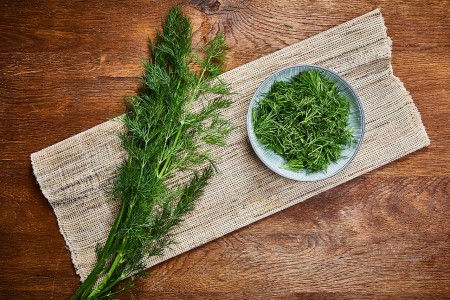 Dill fein geschnitten